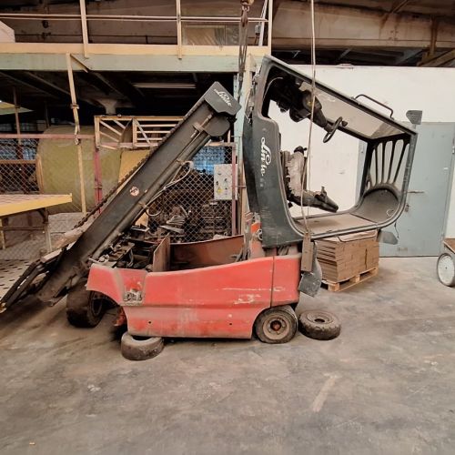 Электрический вилочный погрузчик 3т. (-90%)