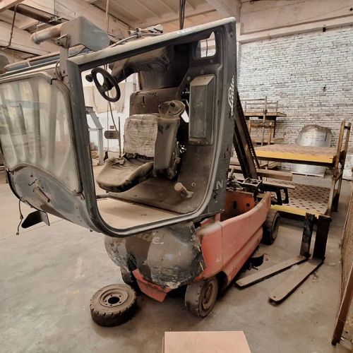 Электрический вилочный погрузчик 3т.