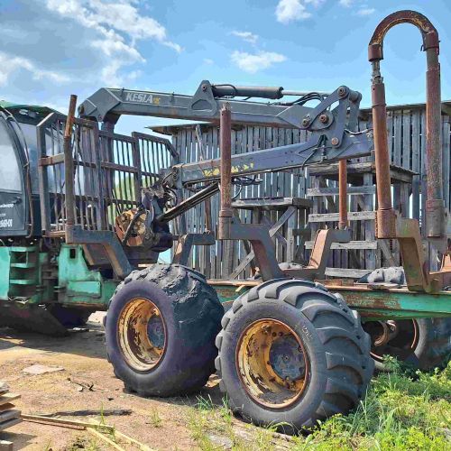 Форвардер Амкодор 2661-01