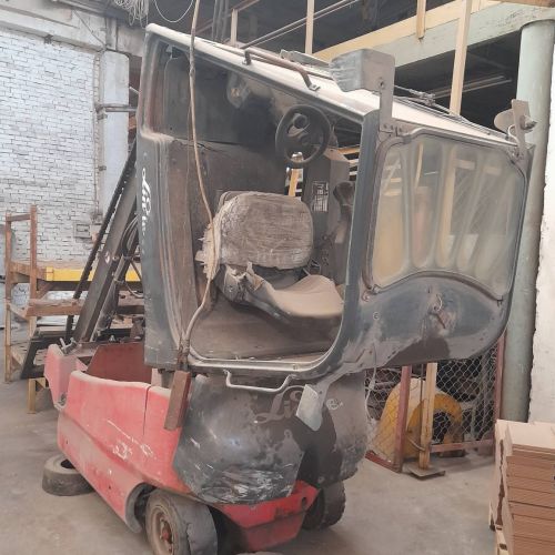 Электрический вилочный погрузчик 3т.