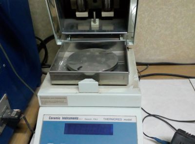 Прибор для определения влаж. пресспорошка (-50%)