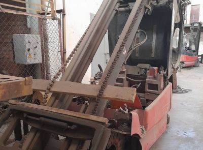 Электрический вилочный погрузчик 3т.