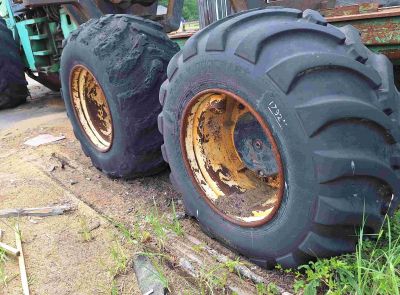 Форвардер Амкодор 2661-01